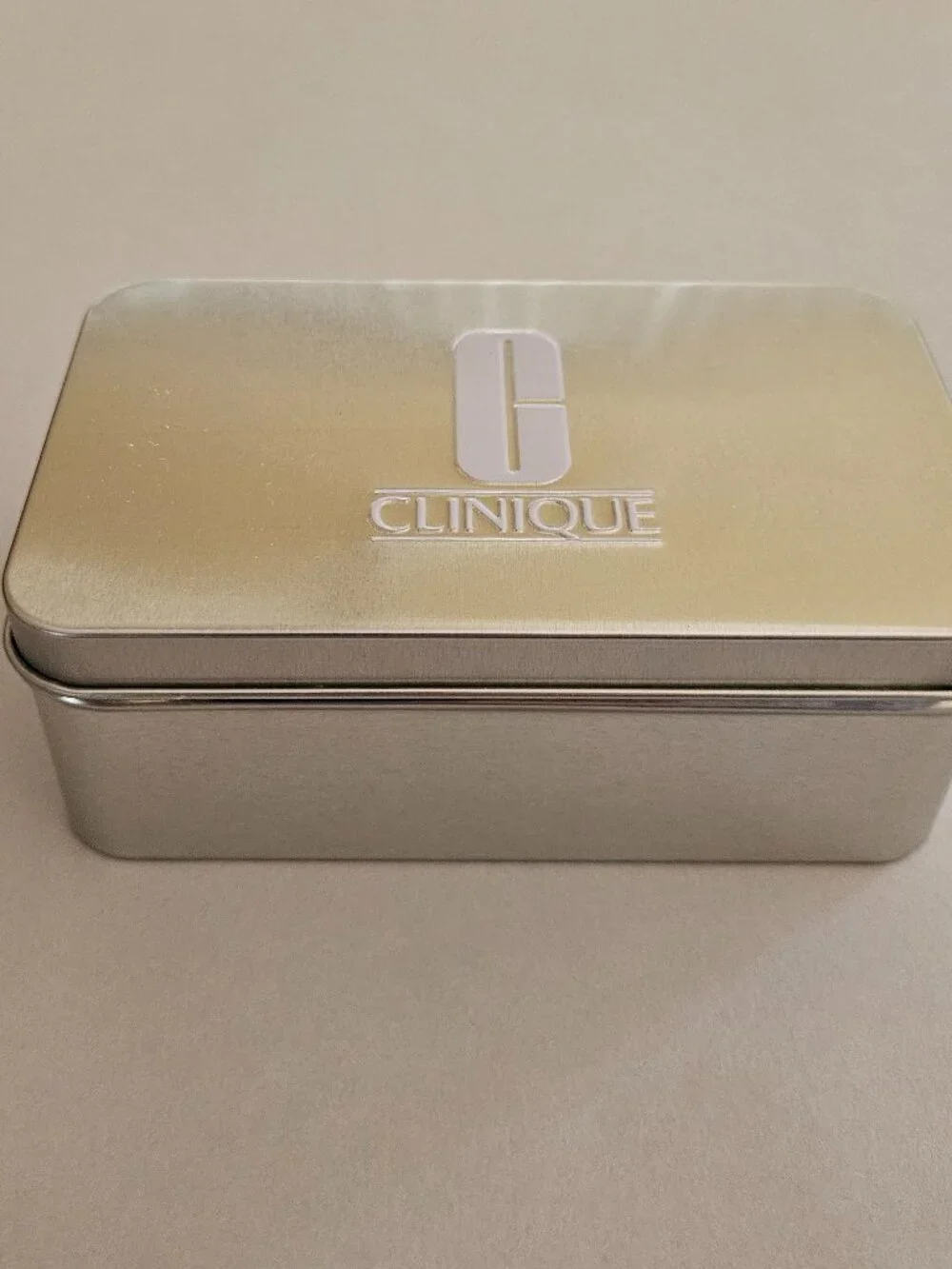 Free W/ Any Purchase Clinique Makeup/ Storage Box/ Tin - Picture 2 of 2